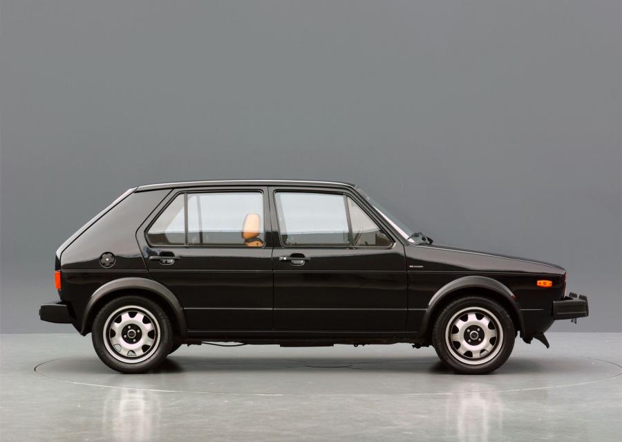  Volkswagen Golf 5-Door 1974 года  (фото 3 из 9)